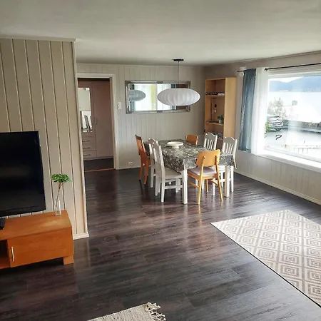 Arctic Nest - 3 Bedroom - Spacious, Cozy, Apartamento Tromsø