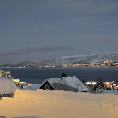 Arctic Nest - 3 Bedroom - Spacious, Cozy, Apartamento *