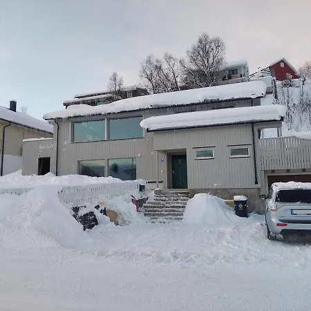Arctic Nest - 3 Bedroom - Spacious, Cozy, Apartamento *
