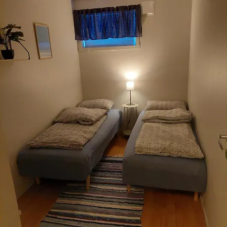 Arctic Nest - 3 Bedroom - Spacious, Cozy, شقة *